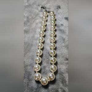 Elegant Maxi Zara Chunky Faux Pearl Necklace Strand